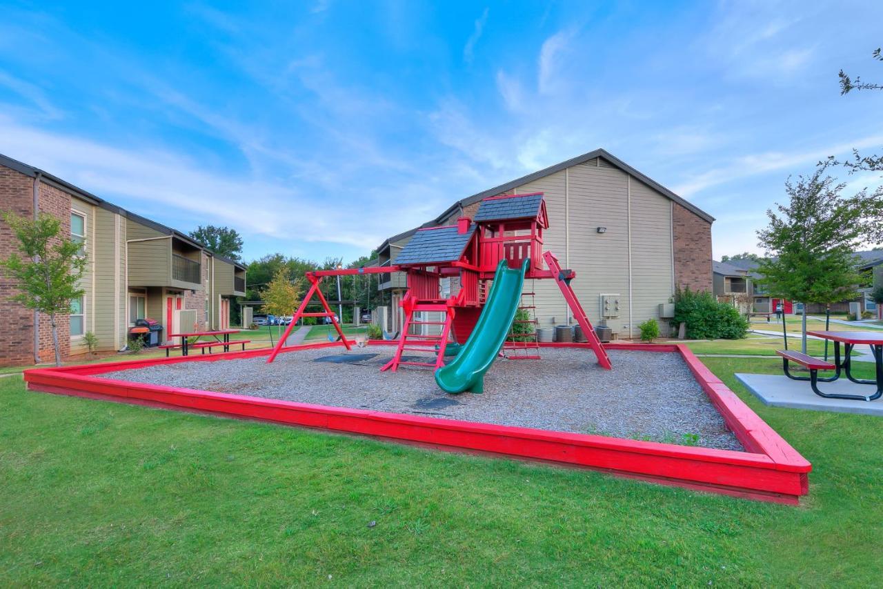 Ou Boomer, Pool, Gym, Hi Speed Wifi, One Mile To Ou & Stadium! Norman Exteriör bild